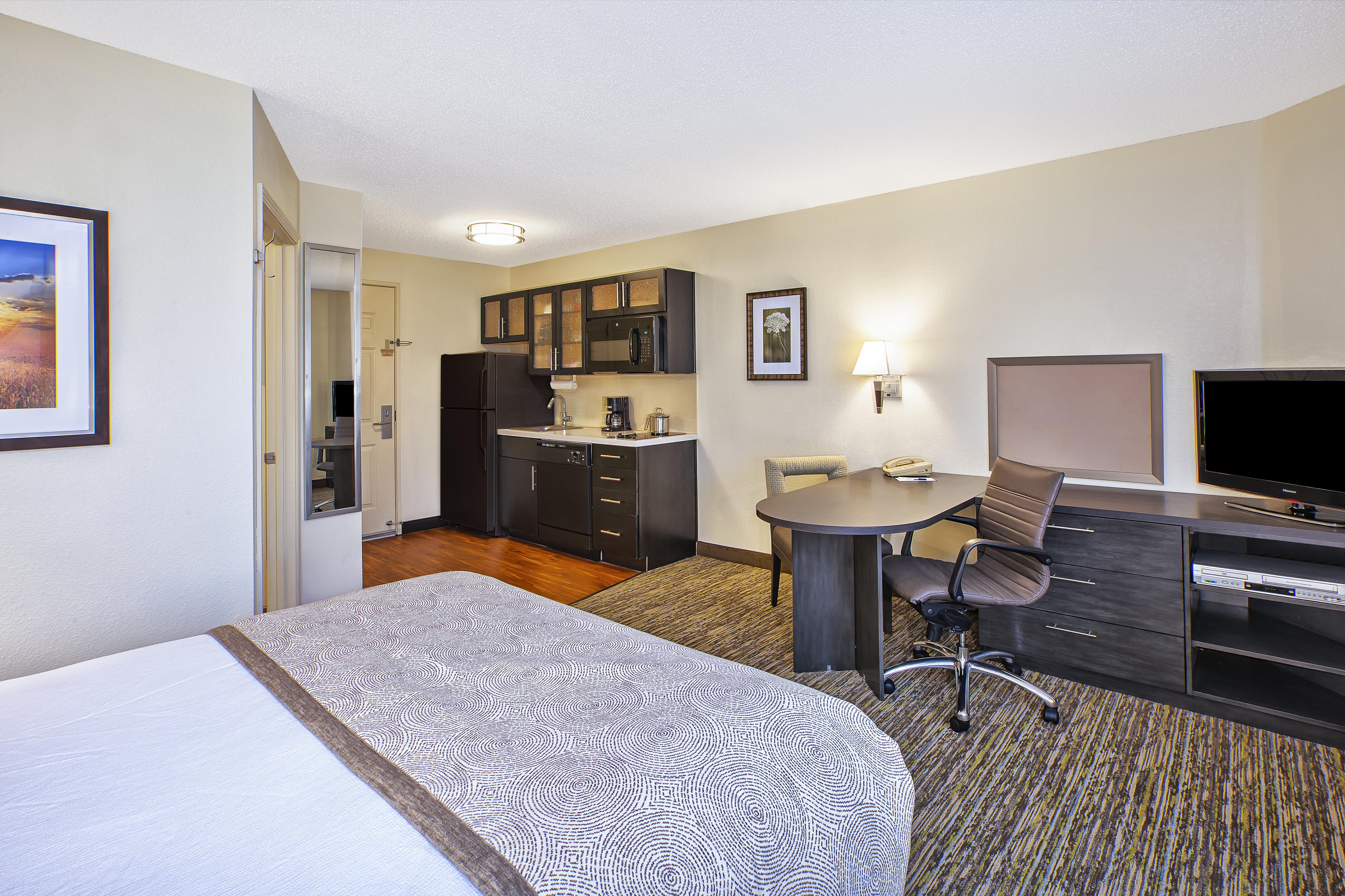 Candlewood Northeast By Ihg 2*