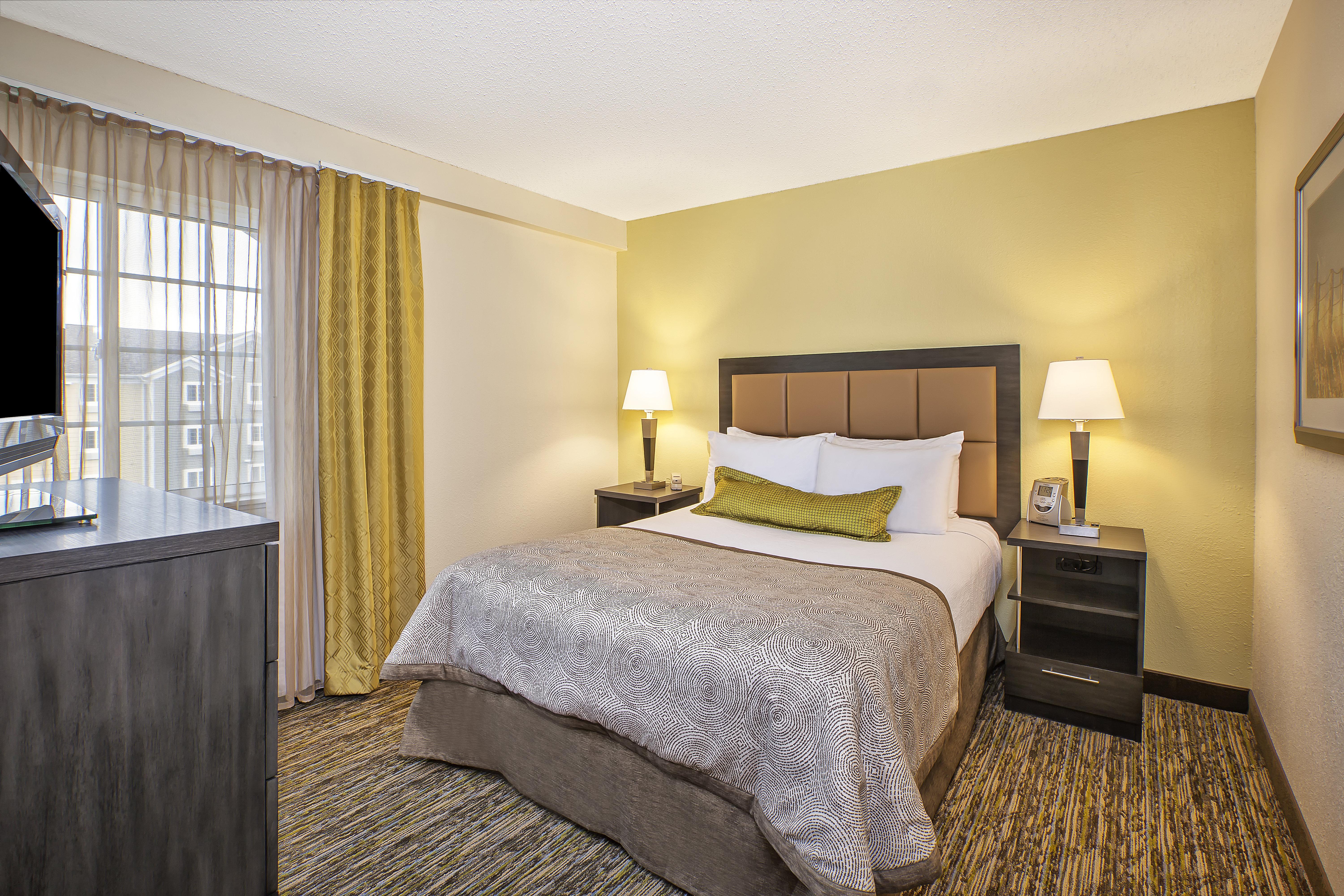 Hotel Candlewood Northeast By Ihg 2*