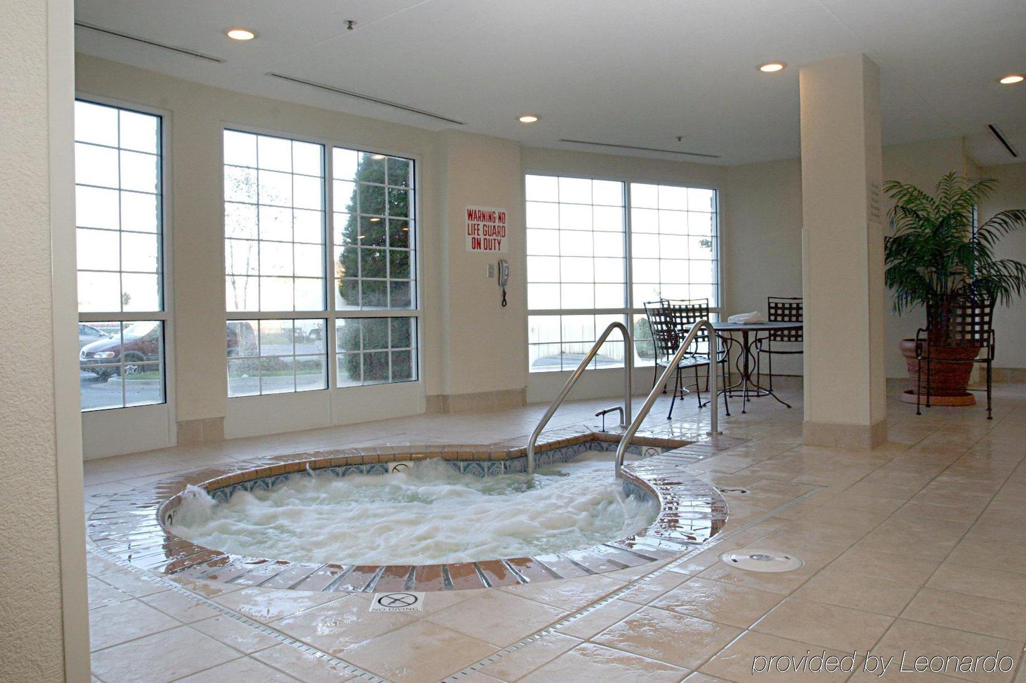 Candlewood Northeast By Ihg 2* Indianapolis