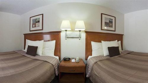 Candlewood Northeast By Ihg Hotel Indianapolis