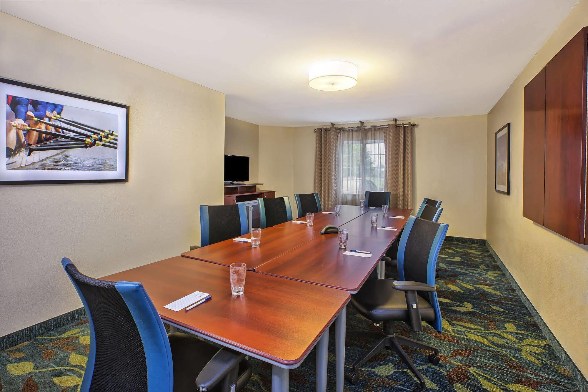 Candlewood Northeast By Ihg Hotel 2*