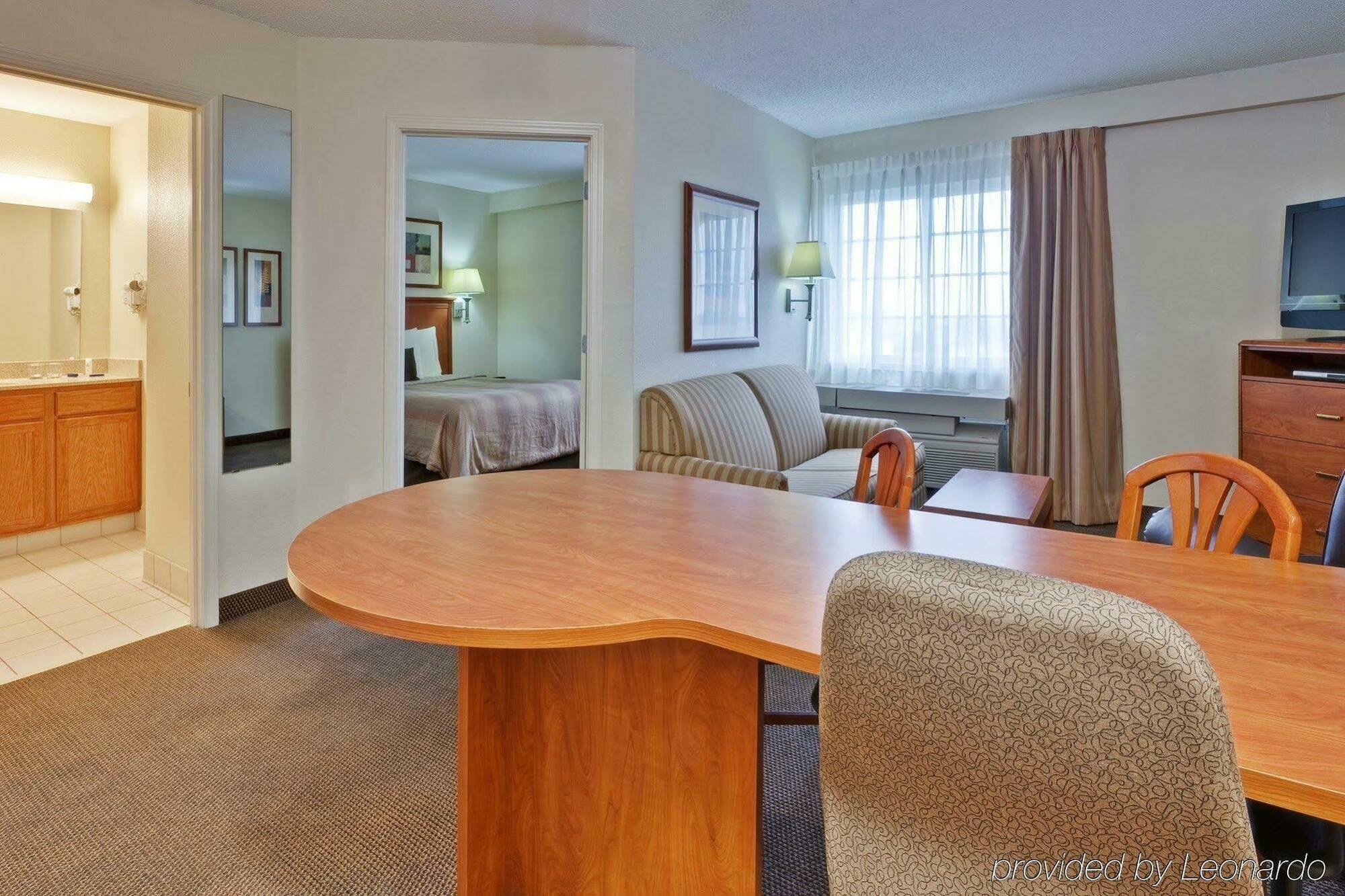 Candlewood Northeast By Ihg Hotel