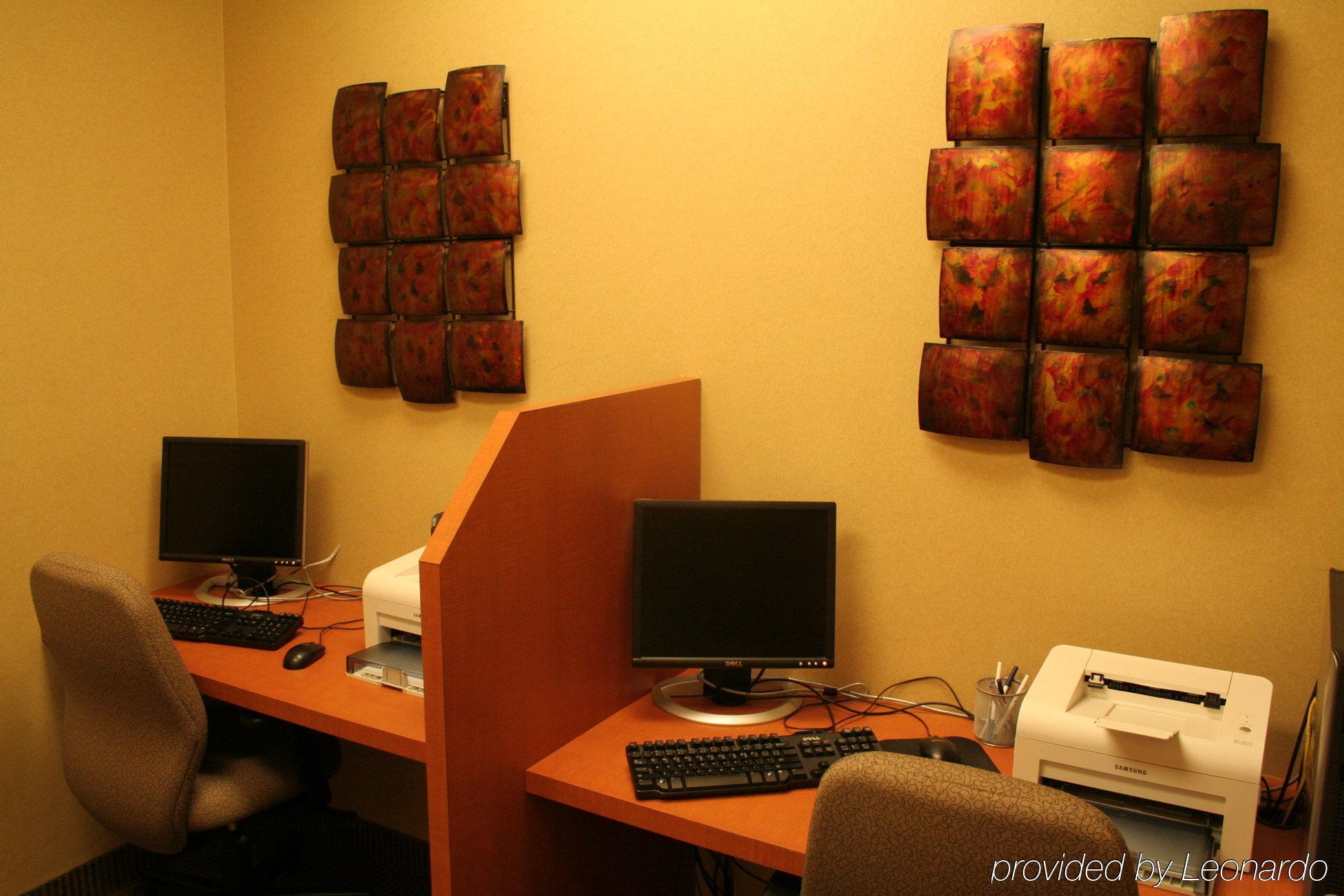 Candlewood Northeast By Ihg Hotel 2*