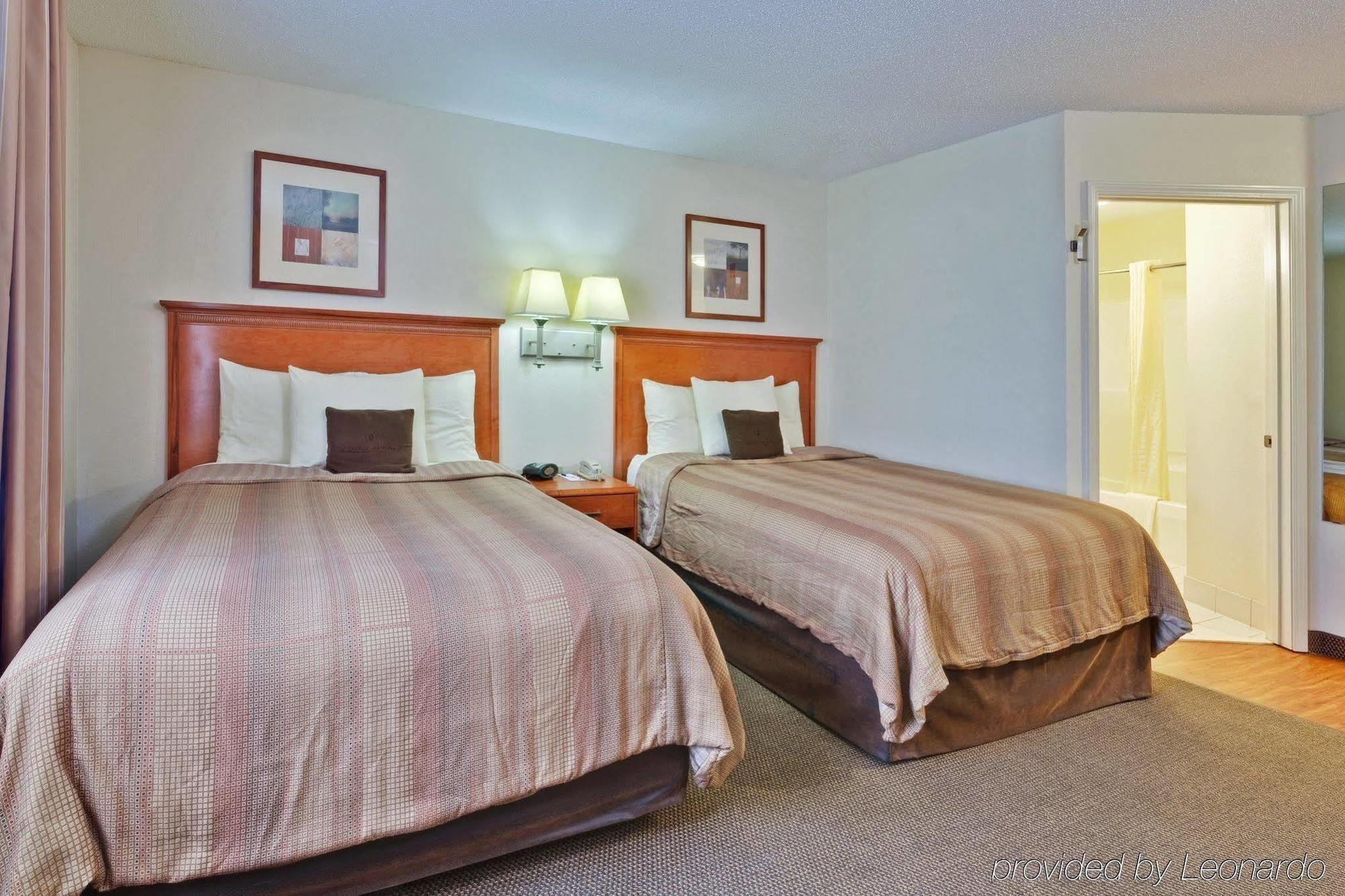 Candlewood Northeast By Ihg