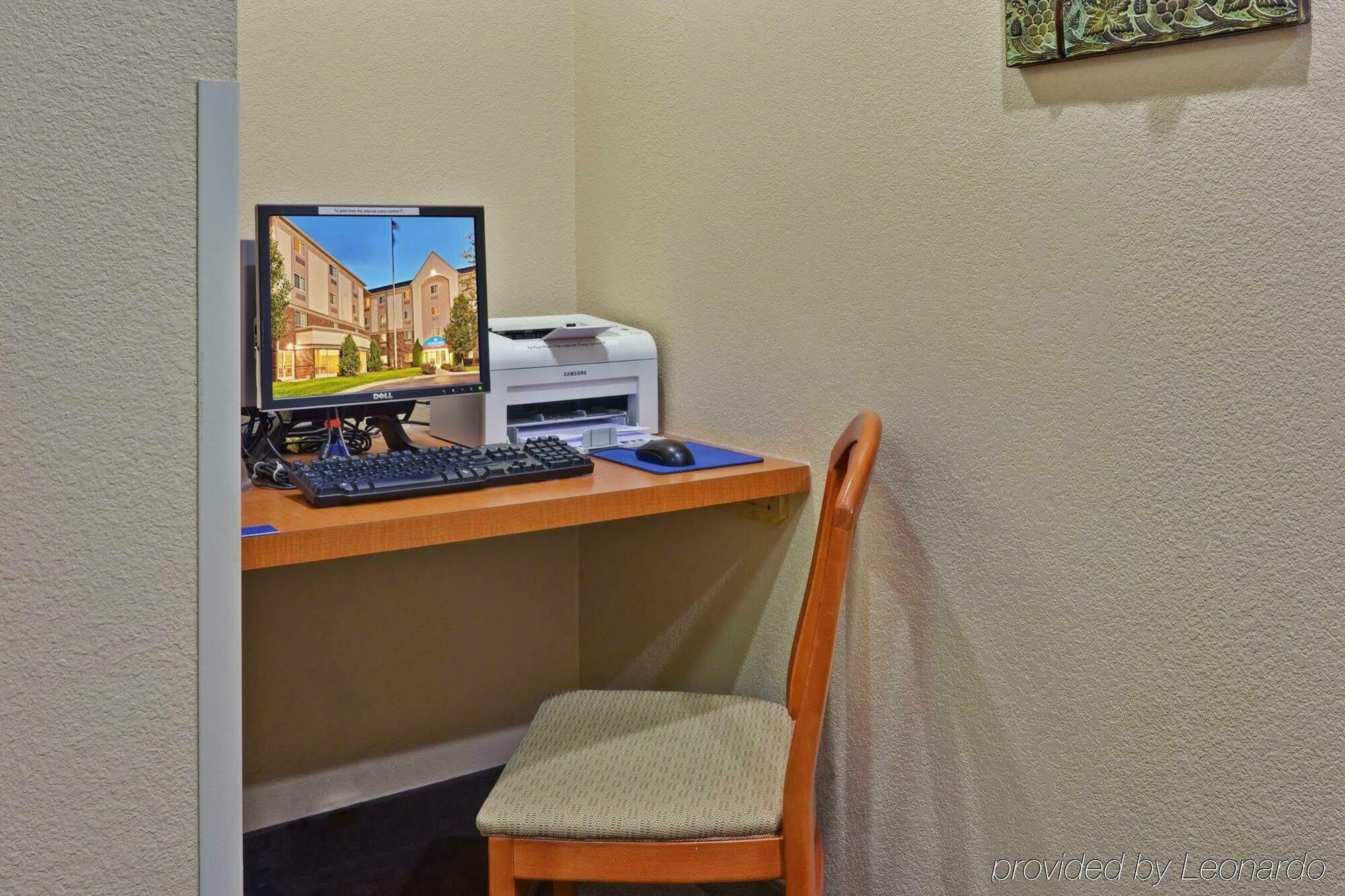Hotel Candlewood Northeast By Ihg 2*